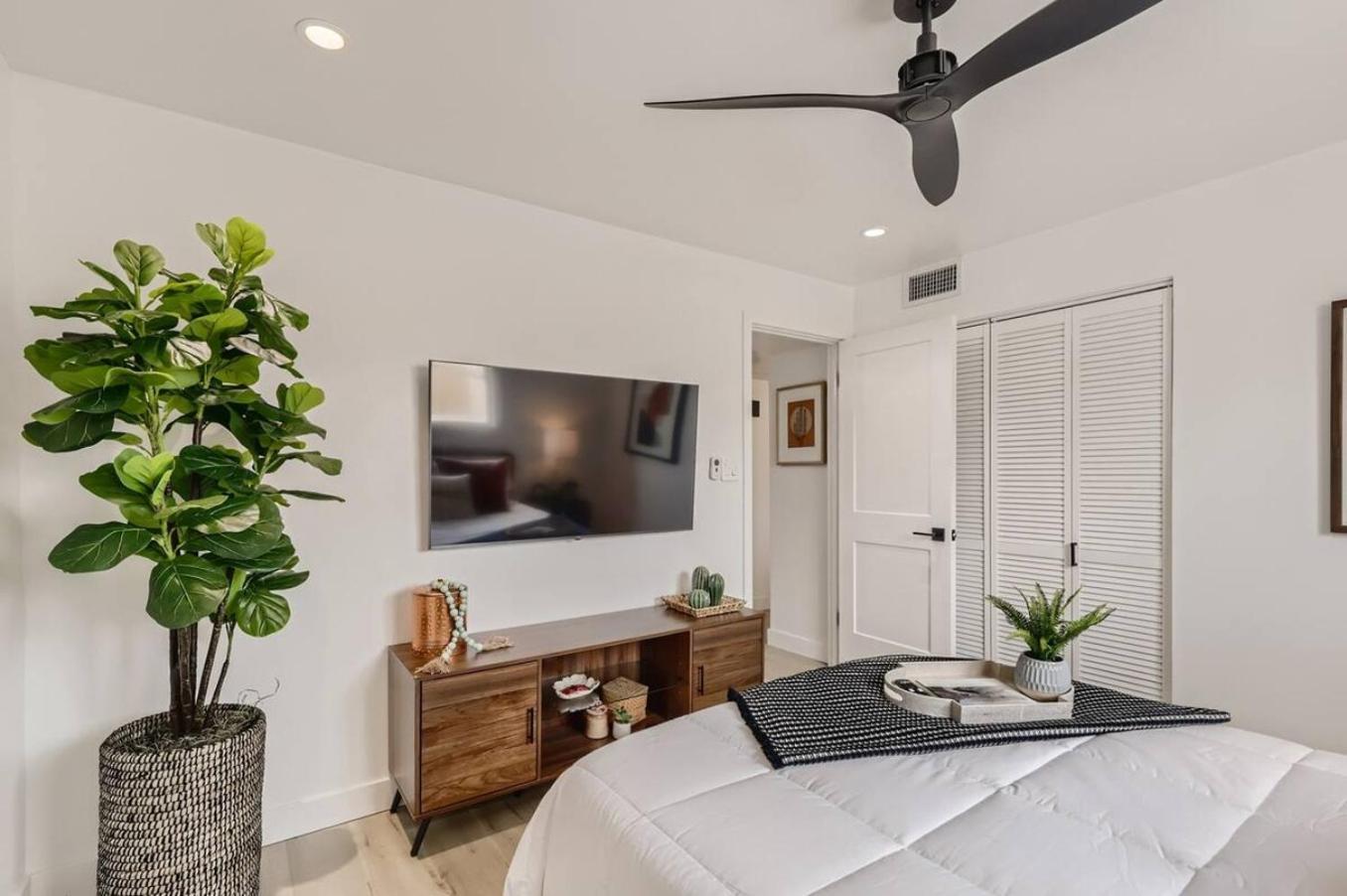 Luxury In Old Town Wpool Holiday home *